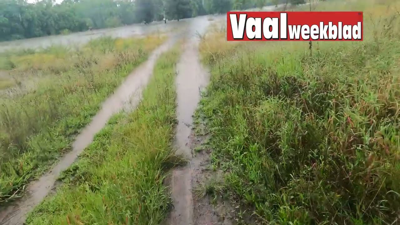 Vereeniging streets flooded as rain keeps pouring