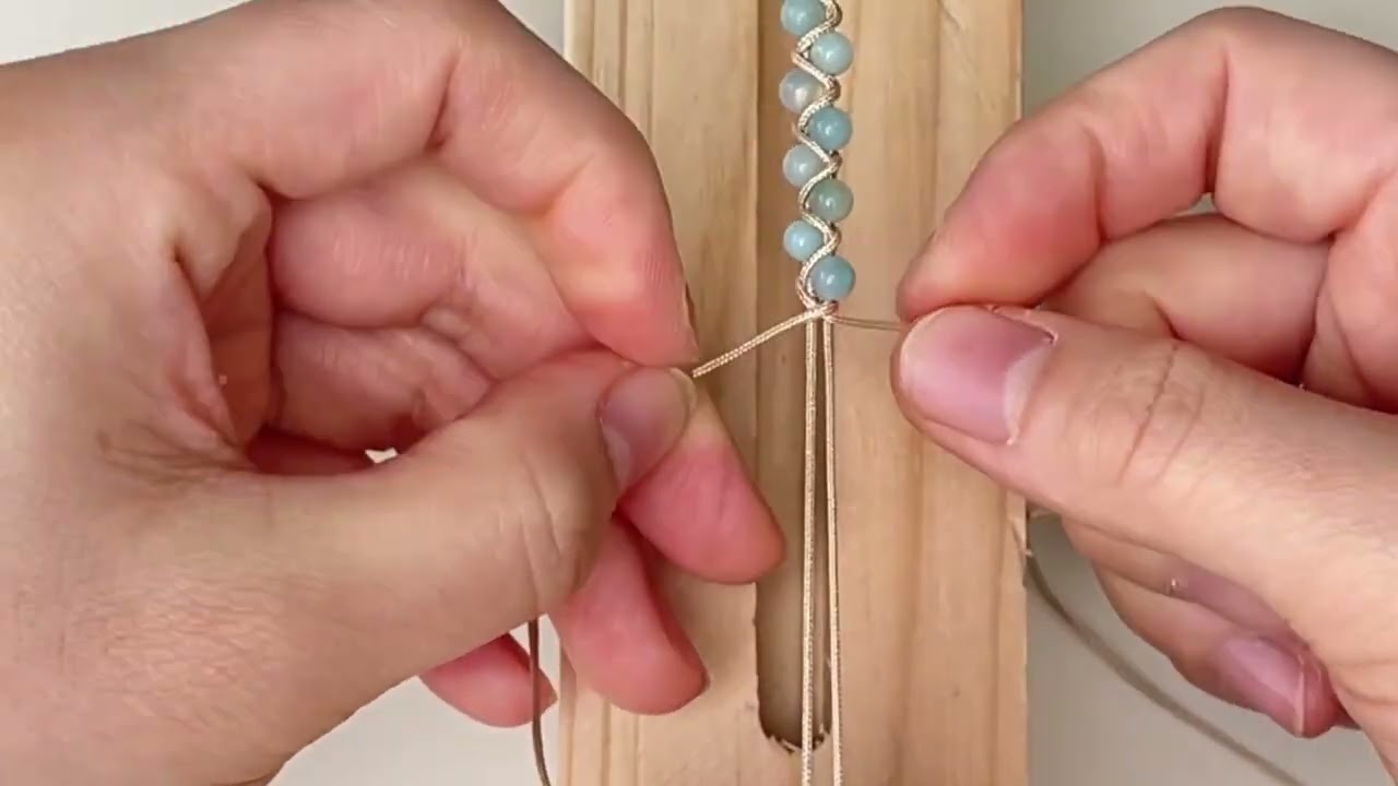 beau bracelet fait à la main