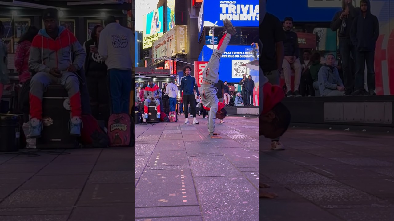Times Square&rsquo;s breakdance, New York City breakdancing! #shorts #nyc #timessquare #entertainment