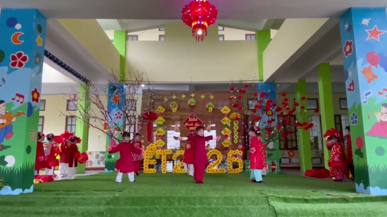 Múa tết đến xuân sang lớp 5TuổiA Mn Đông Các 