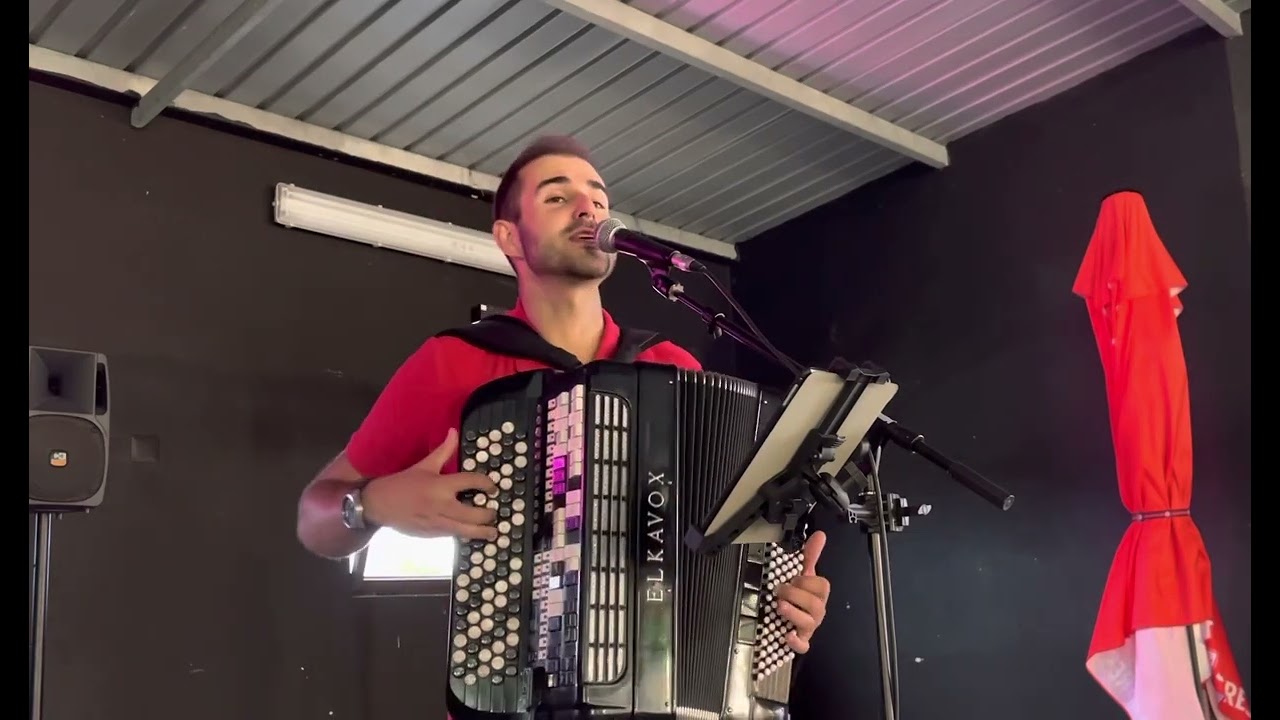 Eu dantes cantava