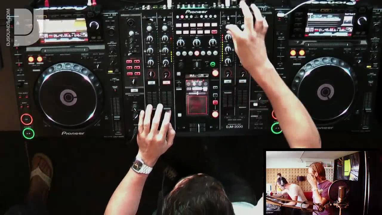 DJ Antonin live in the mix at the Ibiza Sonica Studios DJsounds Show