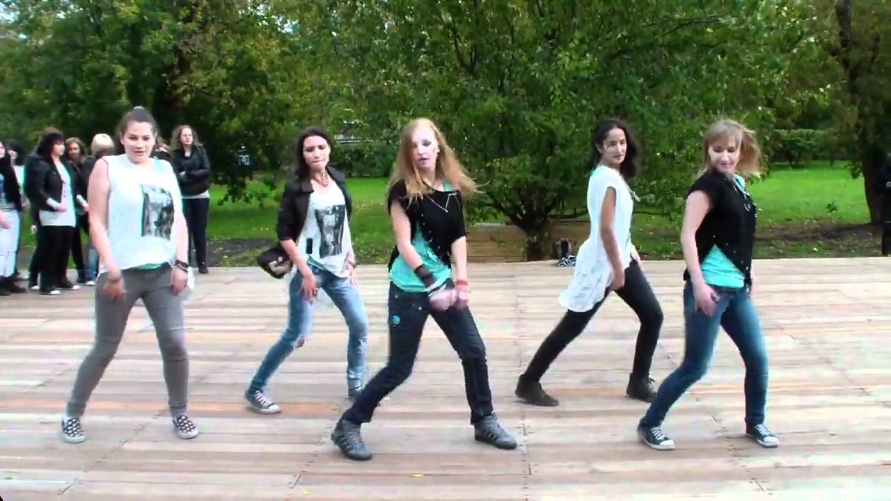 [20111001] Rainbow K-pop Flashmob, SHINee fandom dance [Russia, Moscow].mp4