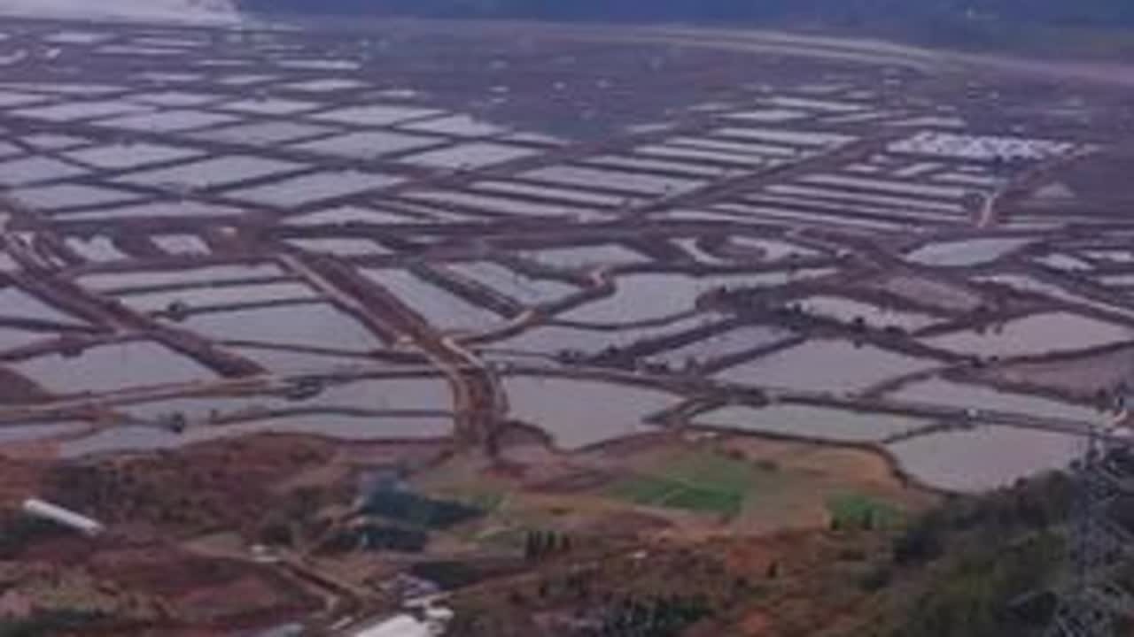 宁波和台州边界线最豪华的5号界碑 宁波和台州边界线的5号界碑，位于宁海县一市镇和三门县沙柳街道交界处的行者山岭，东北边是一市镇新跳头村，西南边属沙柳街道沙柳村，一步跨两市。界碑所在的平台宽阔，...