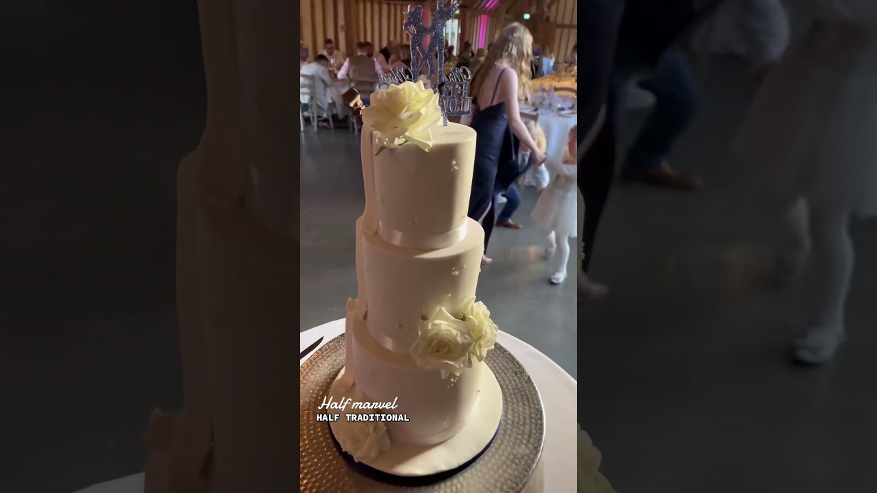 Epic Marvel-Inspired Wedding Cake Combining Tradition & Heroes #marvel