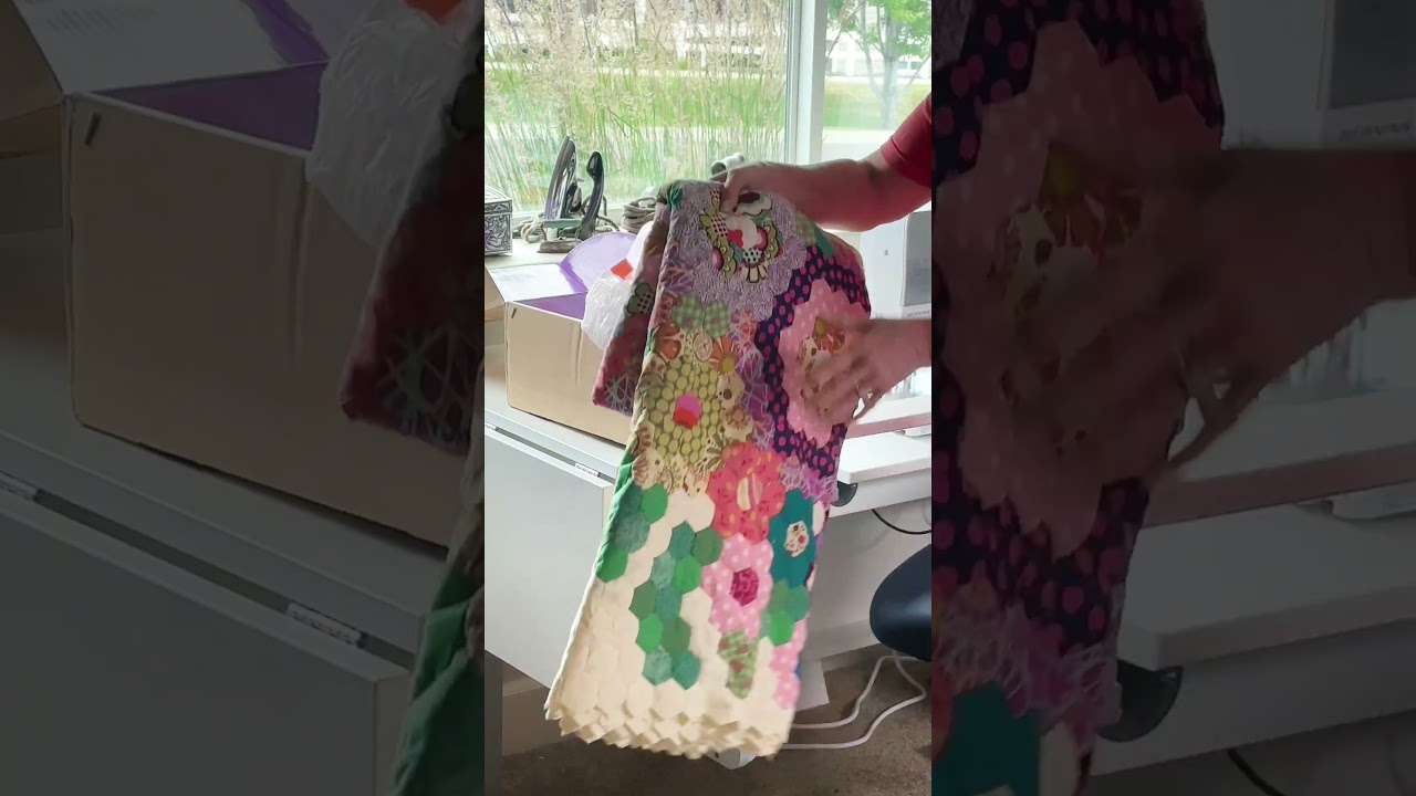 STUNNING Hexie Quilt Unboxing #longarmquilting #hexiequilt