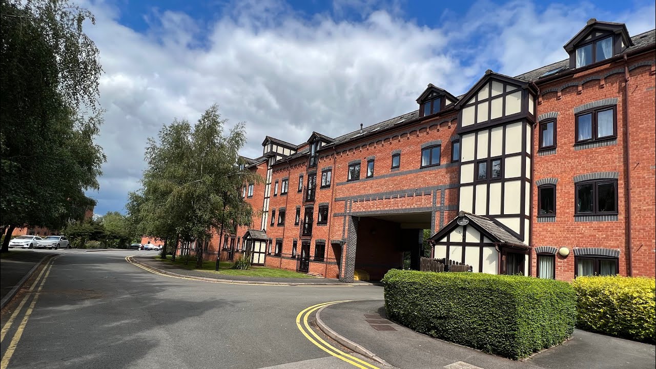 Gatehouse, The Moorings, Royal Leamington Spa - Attention Investors, First Time Buyers - NO CHAIN