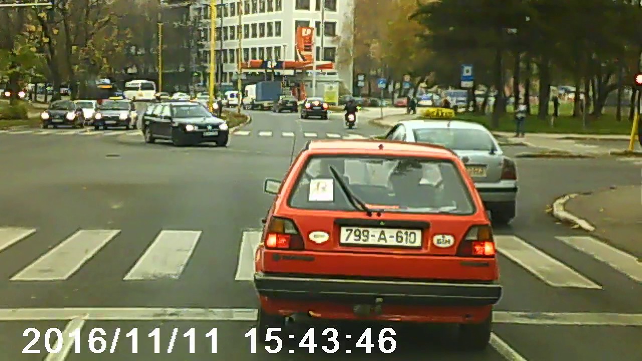 Vožnja saniteta Doma zdravlja Gradačac prema UKC Tuzla