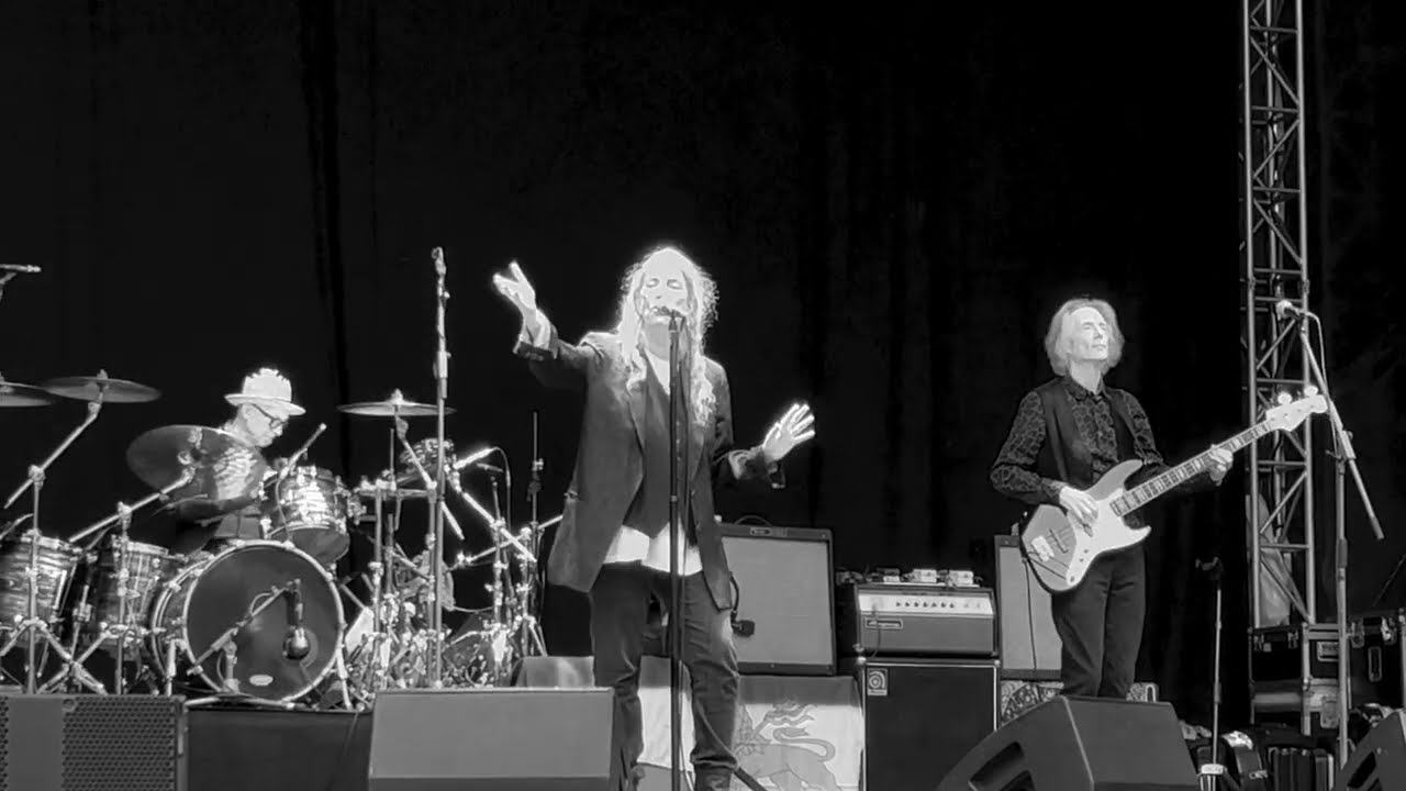 Patti Smith & her Band full concert June 9, 2022  Junge Garde 4k black & white record @harald_voigt