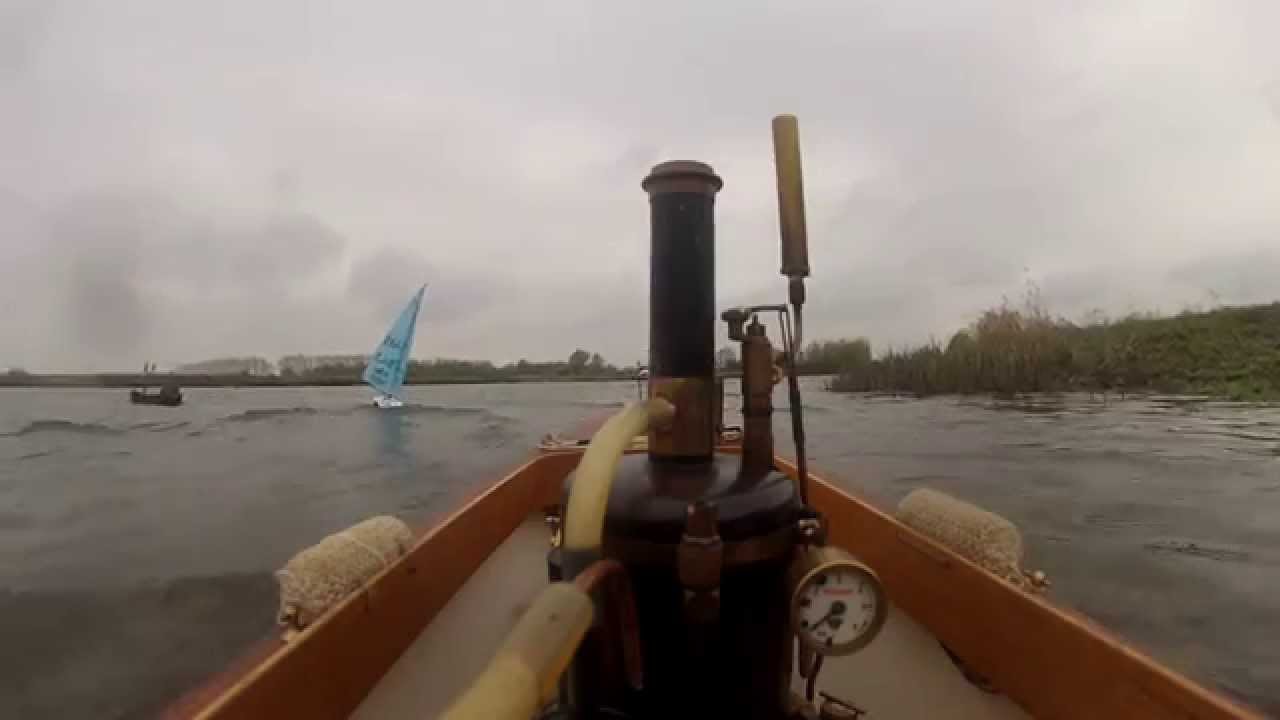 Even lekker pruttelen op het water...