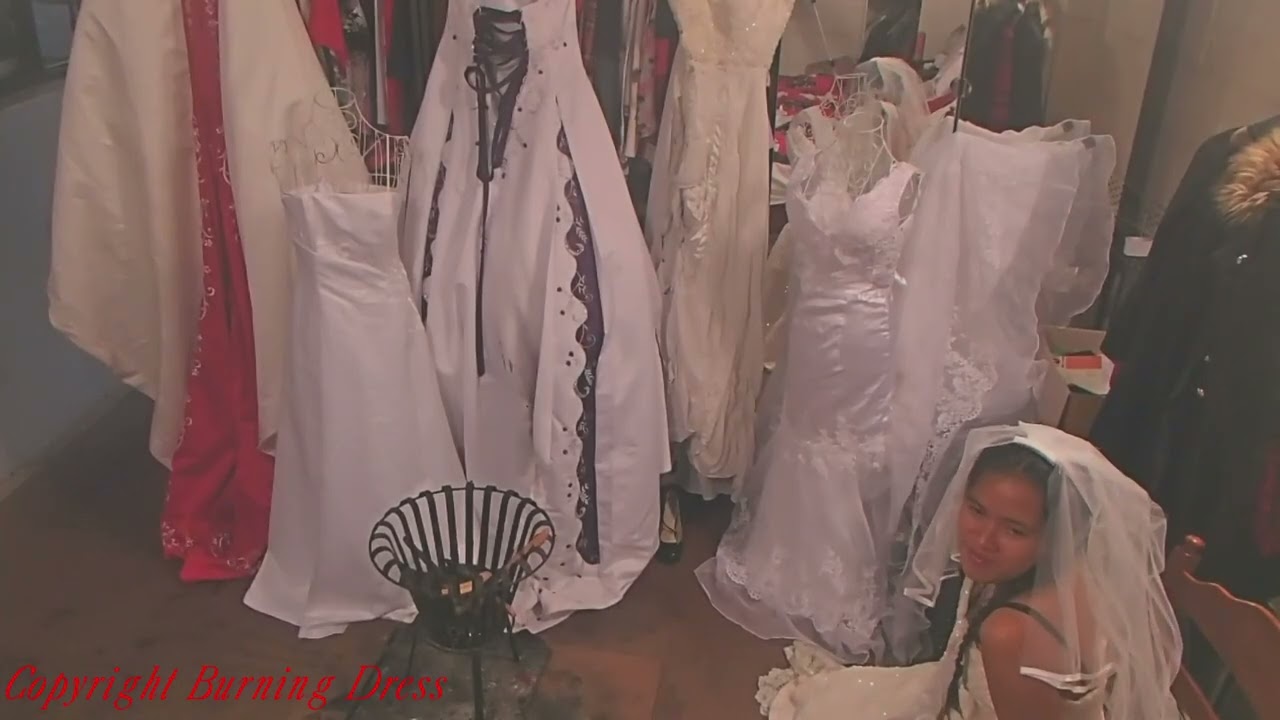 Halloween Wedding Dress Burn Leni