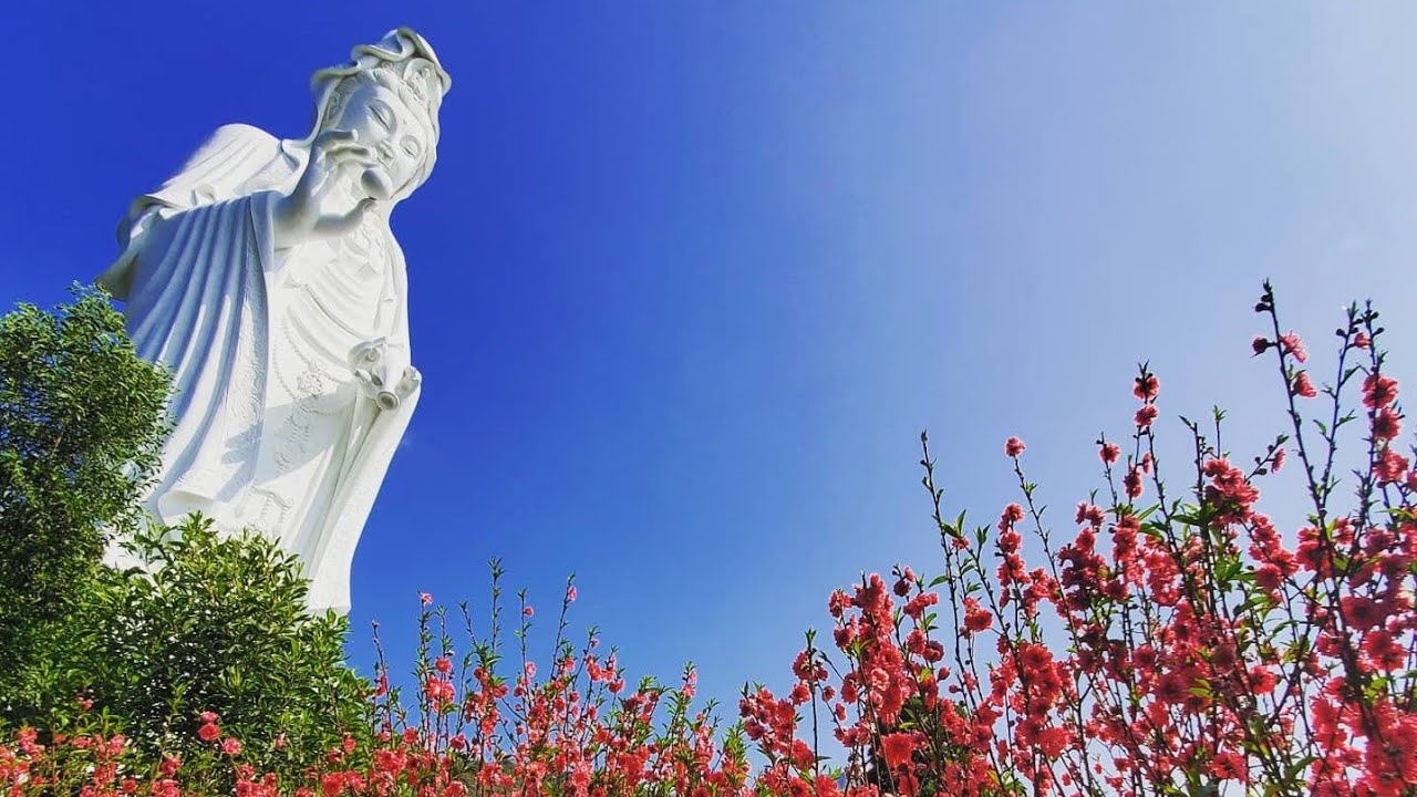 新春漫步滿山桃花的慈山寺