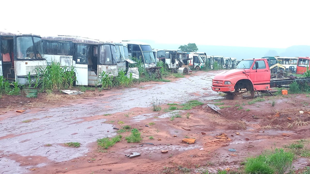 mais um  ferro velho do  Nelsin  em  terra  boa pr
