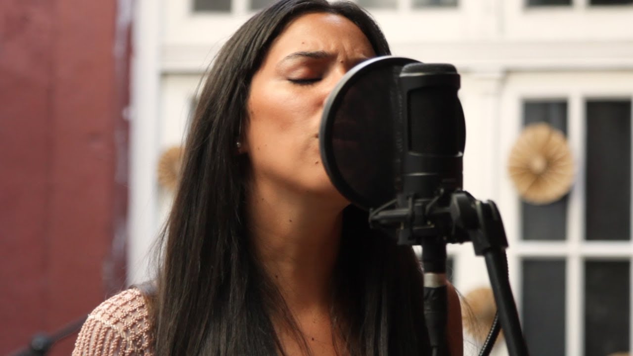 Sarah Menescal - Don´t Speak (No Doubt Cover) Official Video - Acústicos De Atar #51