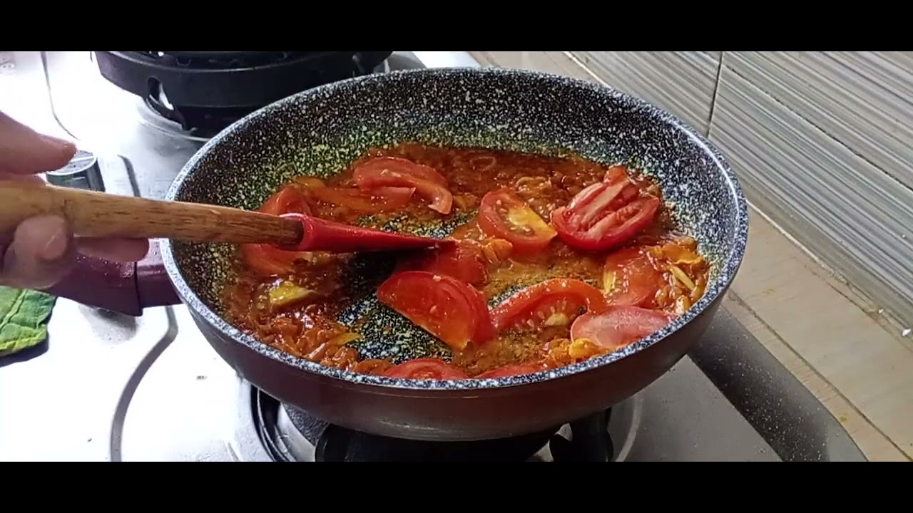এটাই সেই  দারুণ  একটা  মাছ ঢেলা🌶️🌶️🌶️🍅🍅🍅🍅😋