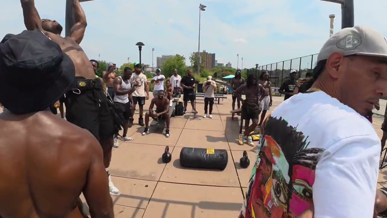 Calisthenic Battle ￼NYCvsPhilly Part#1 Crazy routine,Crazy￼ Energy!!!@akeemsupreme2 @ScottBurnhard 
