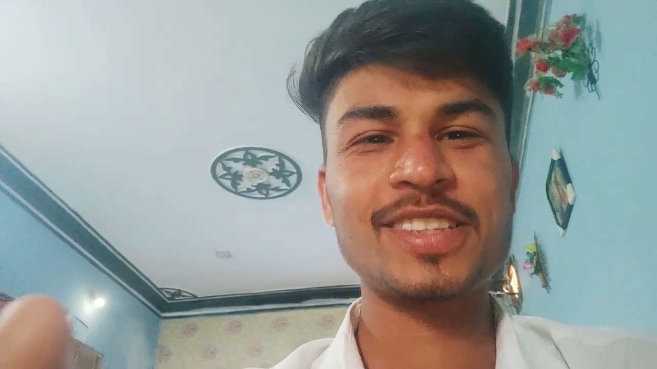 Gar par hi vlog bana dala
