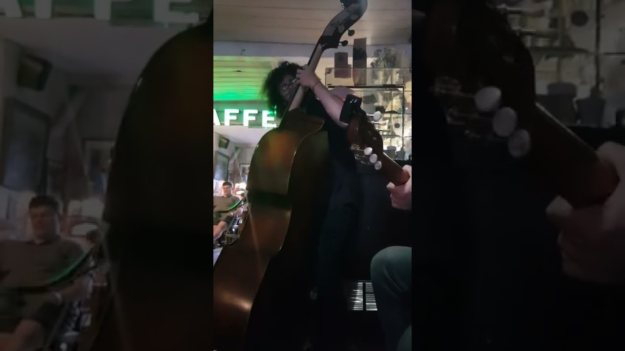 #rhythmchanges #gypsyjazz #blues #django #manouche #saxophone #trio #quartet #bass #guitar #violin #