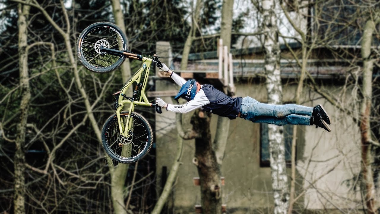 SLOPESTYLE TRICKS vs. FREERIDE MOUNTAIN BIKE - #GetTheGrip