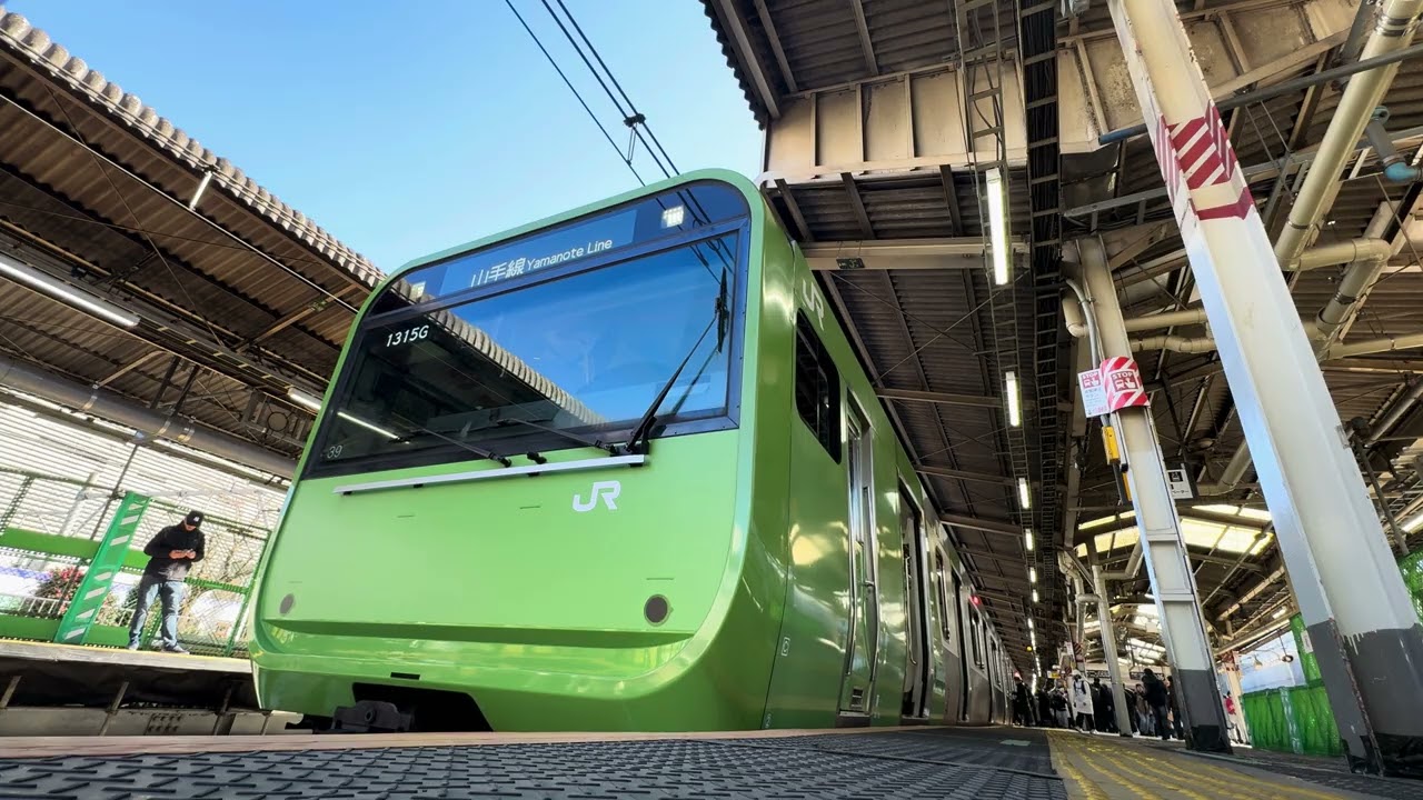 新宿駅 15番線 山手線(100周年ラッピング103系デザイン)