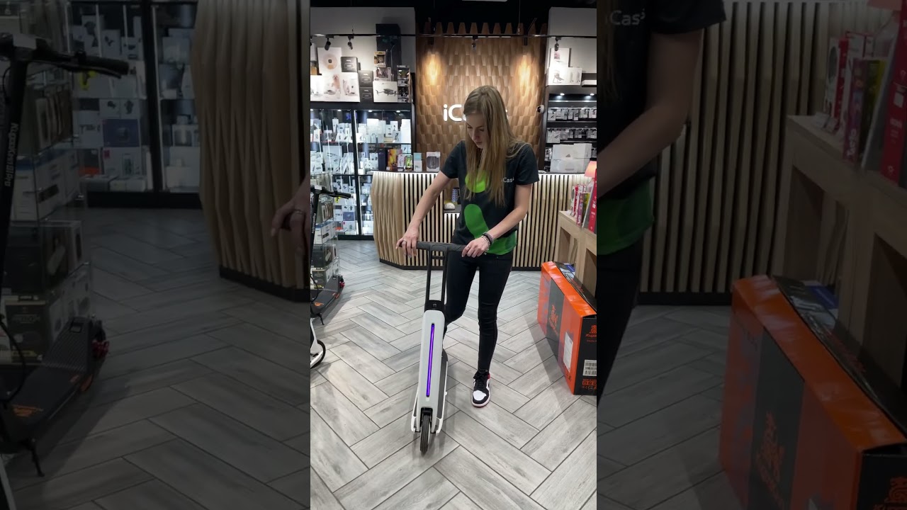 Ninebot KickScooter T15 - айфон среди самокатов. Легкий. Стильный. Мобильный.
