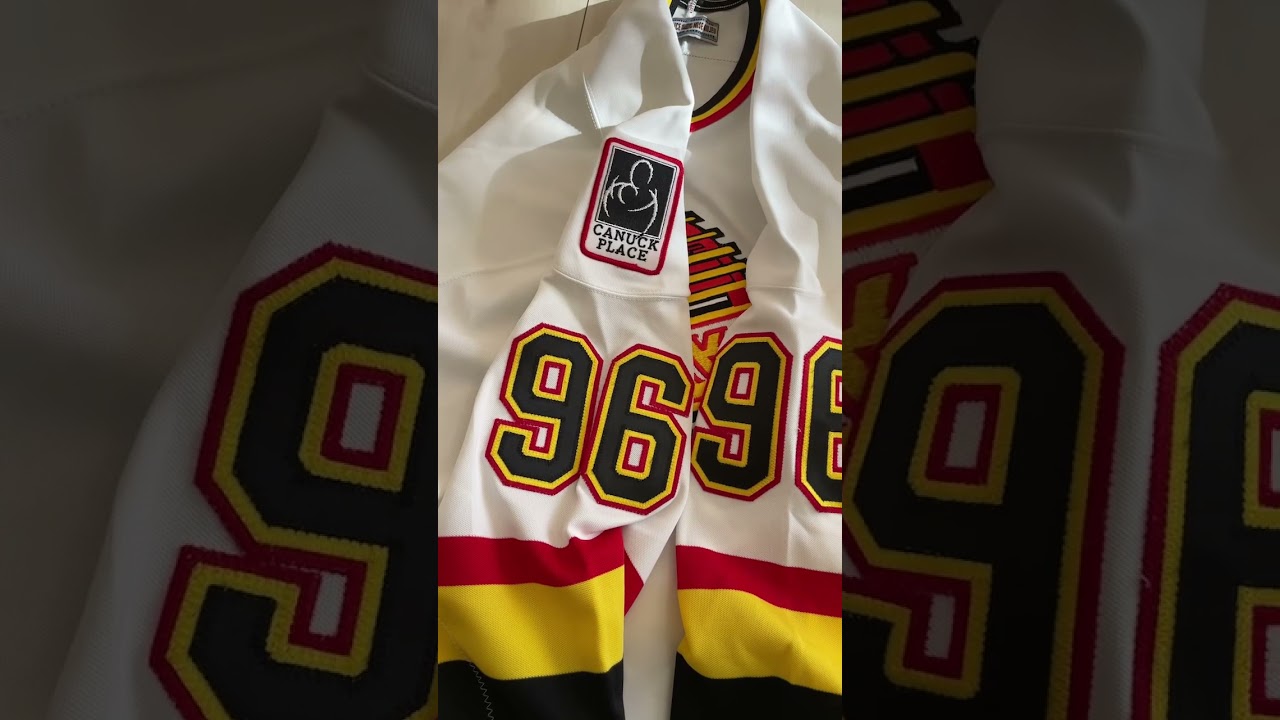 Authentic Pavel Bure Vancouver Canucks CCM Hockey Jersey Vintage White #nhljersey #vancouvercanucks