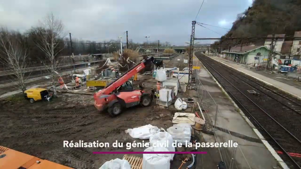 Mise en place d'une nouvelle passerelle en gare - Timelapse Jour et nuit
