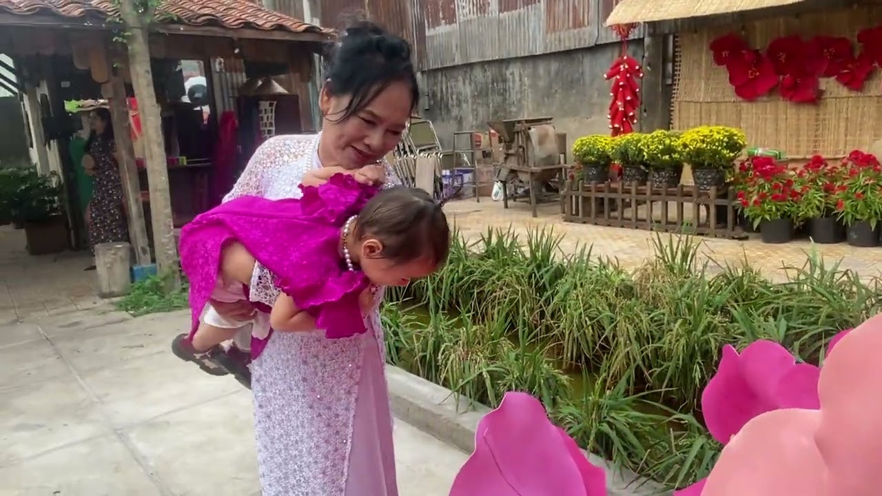 MiMi tạo dáng . . 