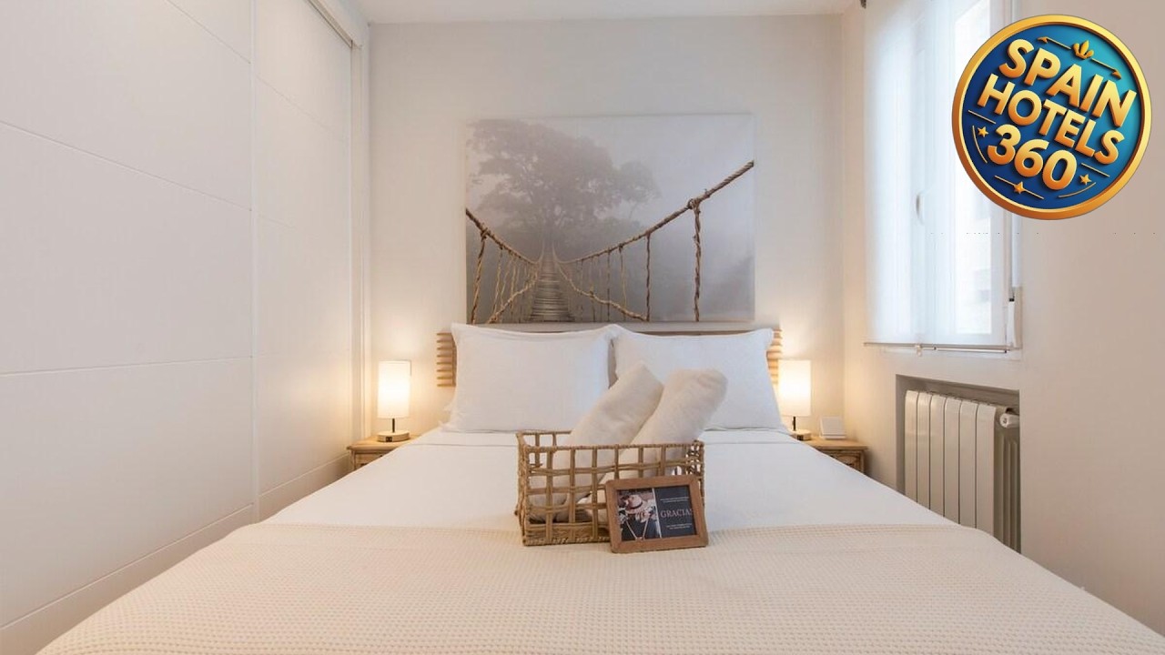 Fee4Me. Elegant flat a few minutes from Atocha. | Madrid, Spain | Hotel Review 🏩