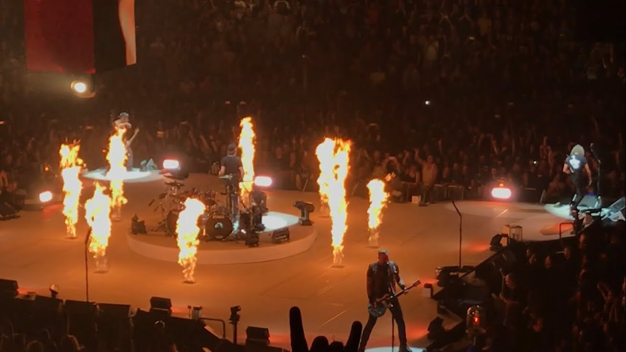 Metallica - Die, Die My Darling and Fuel live in London 2017 1st Night