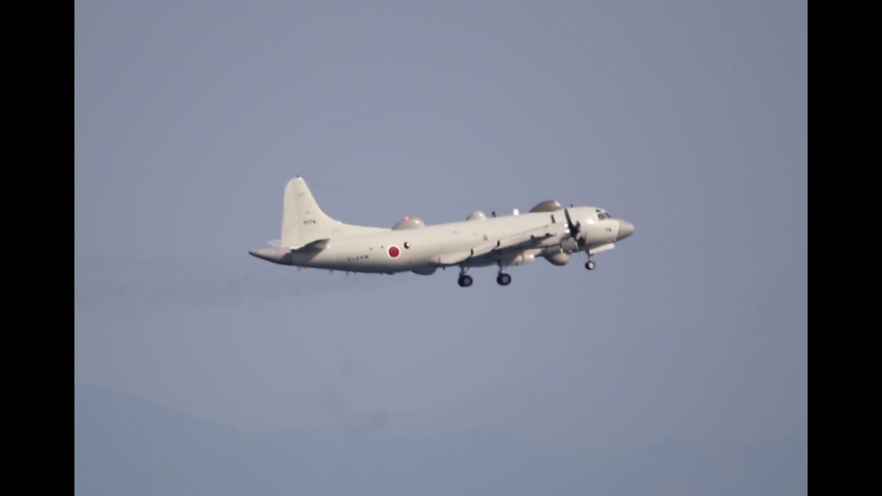 20260312 1R6A4984 哨戒機二機タッチアンドゴーMCH101岩国沖ゆっくり移動