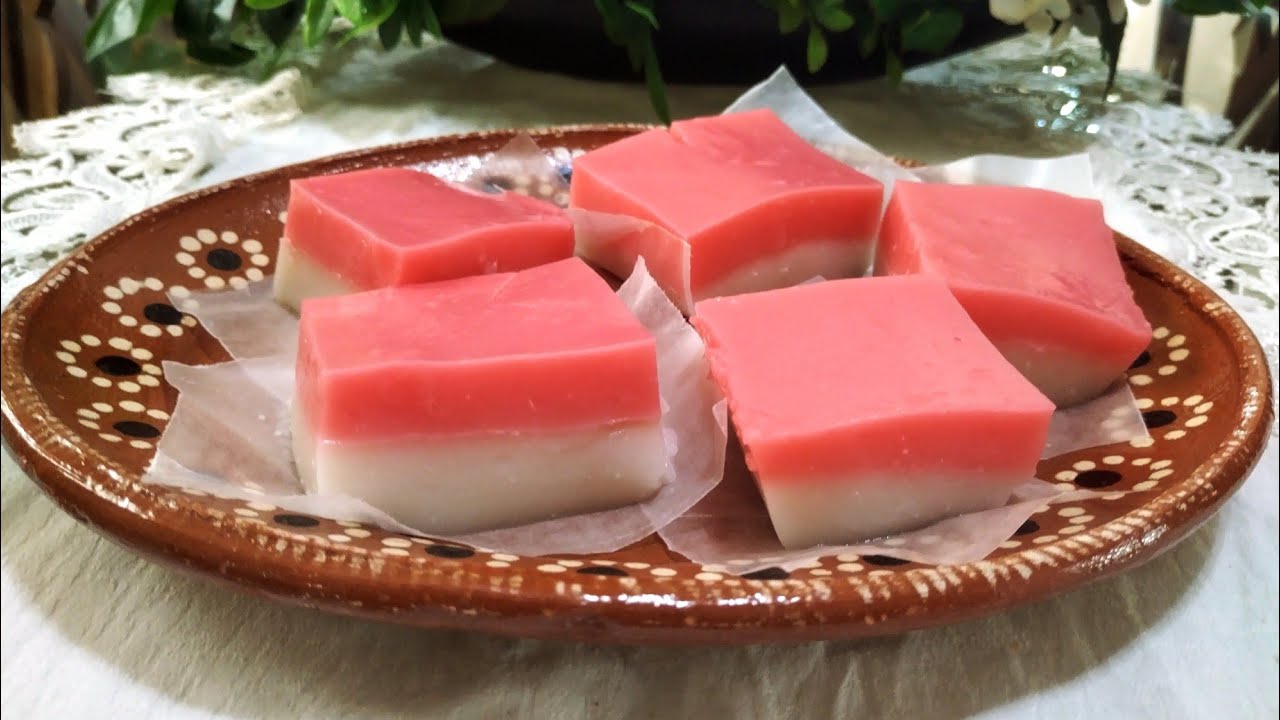 Cremitas de coco bicolor, receta típica de la península de Yucatan