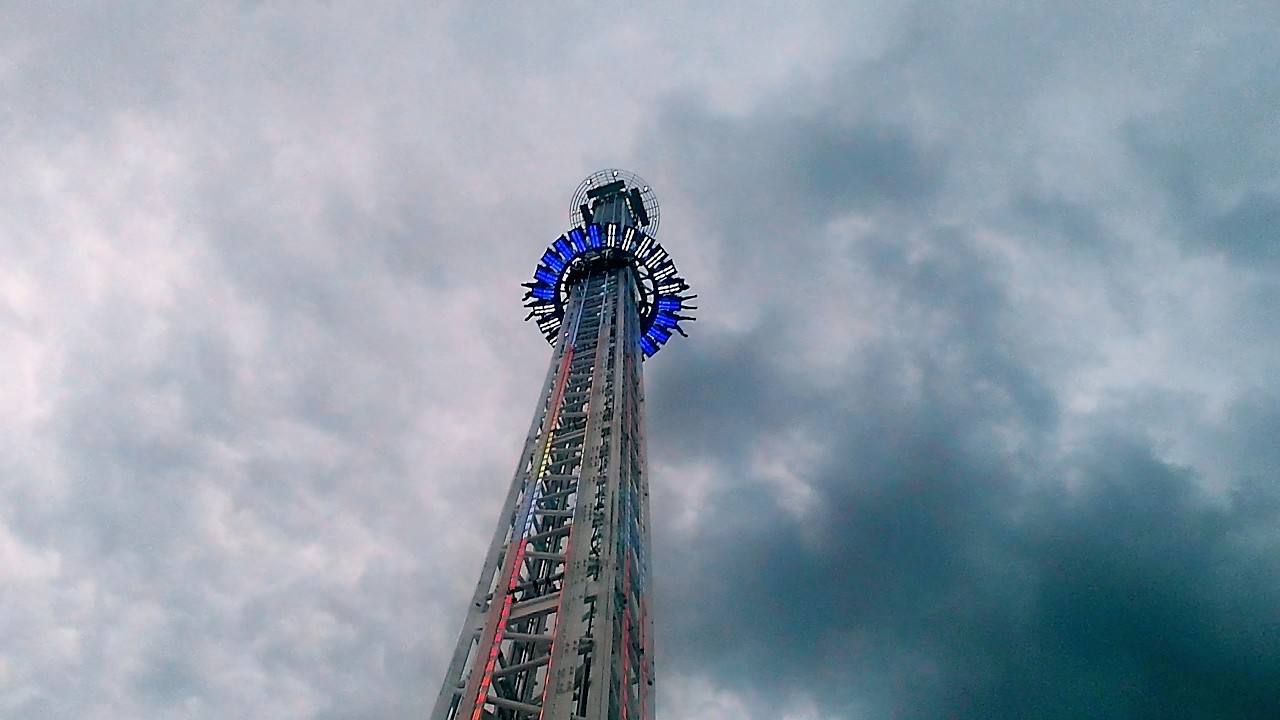 Skyfall (Onride/POV) - 85m high Droptower - Hofer Volksfest (2025)