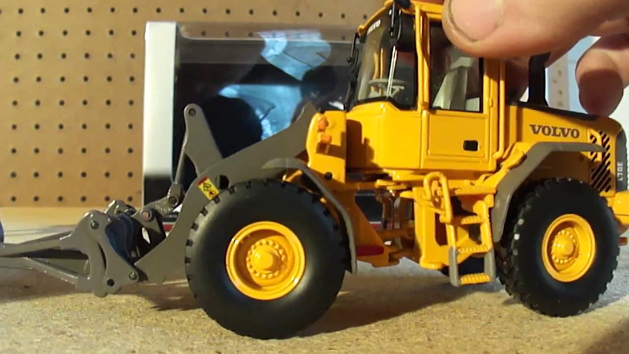 Model Review - 1:50 Volvo L70E Loader