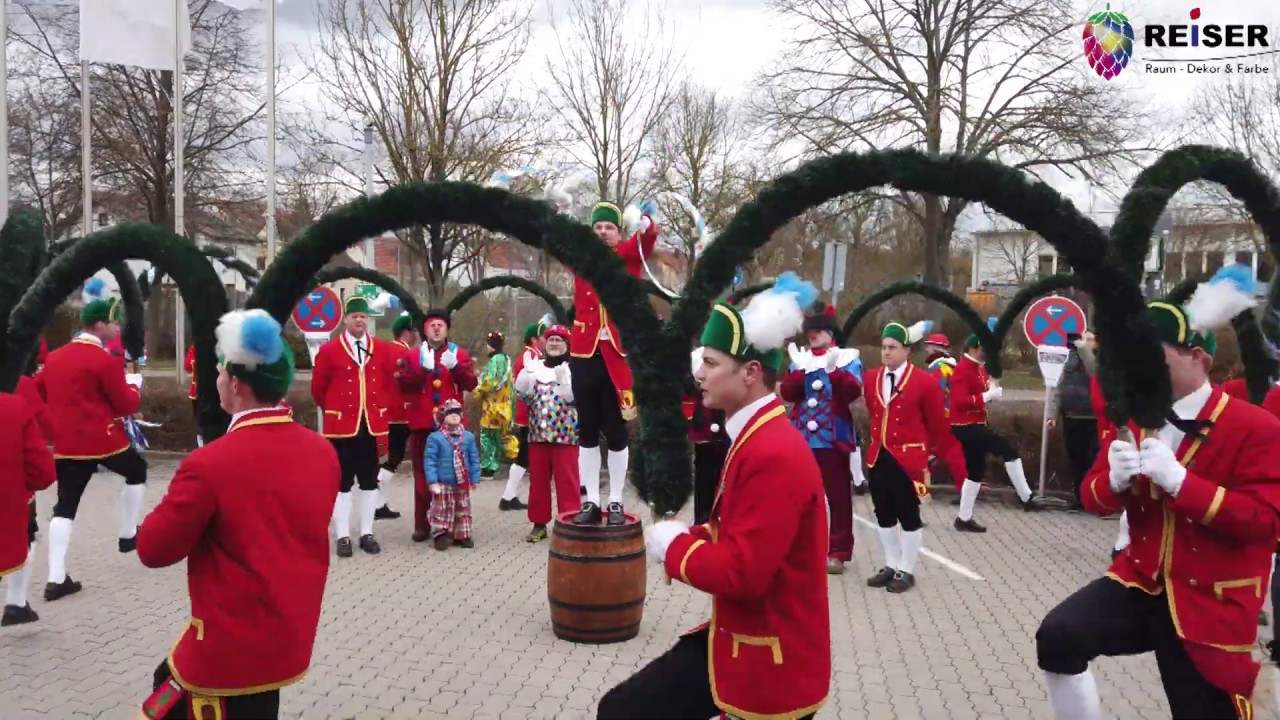 Schäfflertanz 2019 - bei Farben Reiser in Mainburg