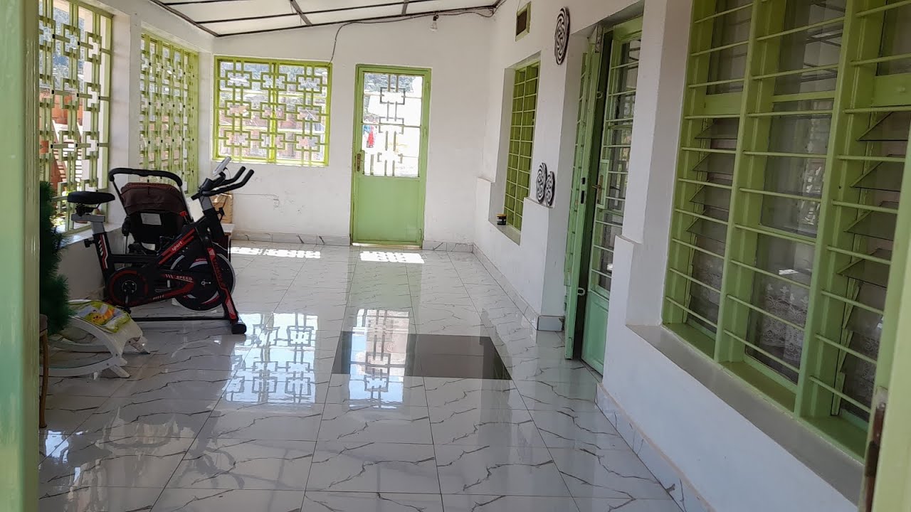 INZU MUBUSO 1,400sqm INYAMIRAMBO KIVUGUZA IGURISHWA 0787757966