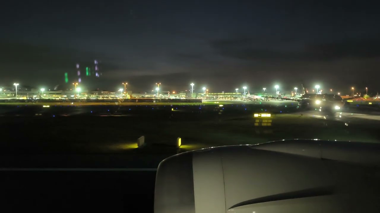 Singapore Changi after dark take off towards Manila
