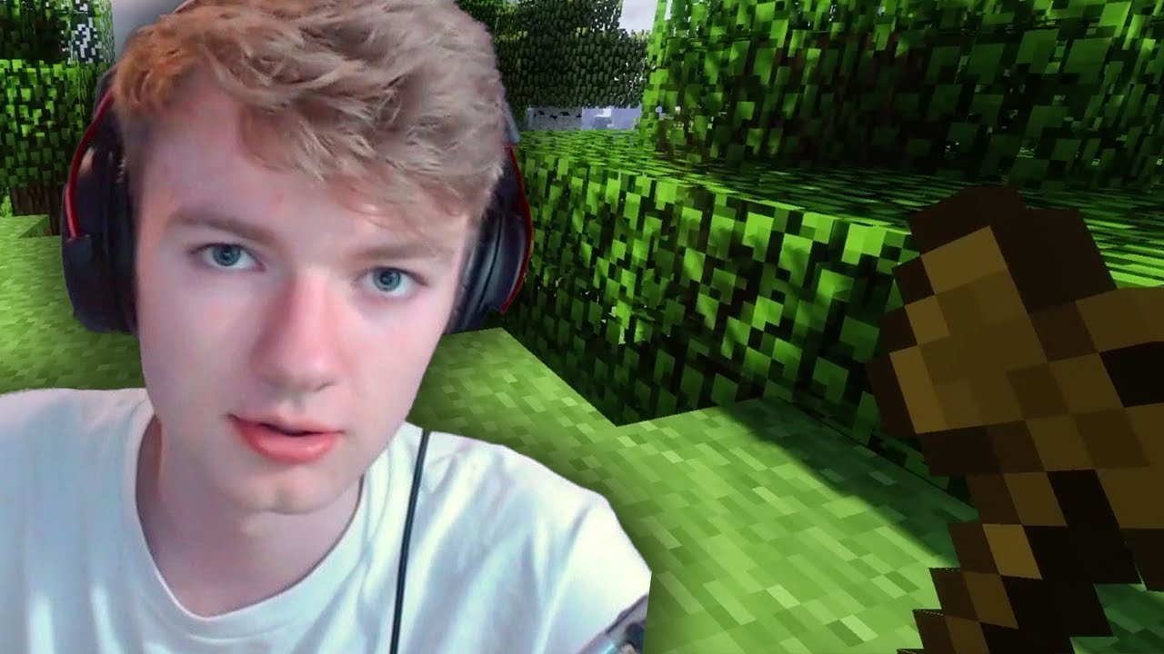 Tommyinnit helps ConnorEatsPants deal with leaking the Minecraft Update