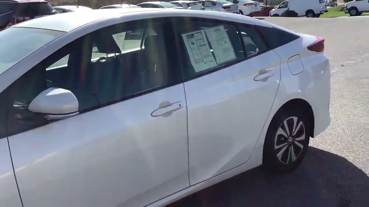 2017 Prius Prime Premium with Leather, Navigation & Heated Seats  13767
