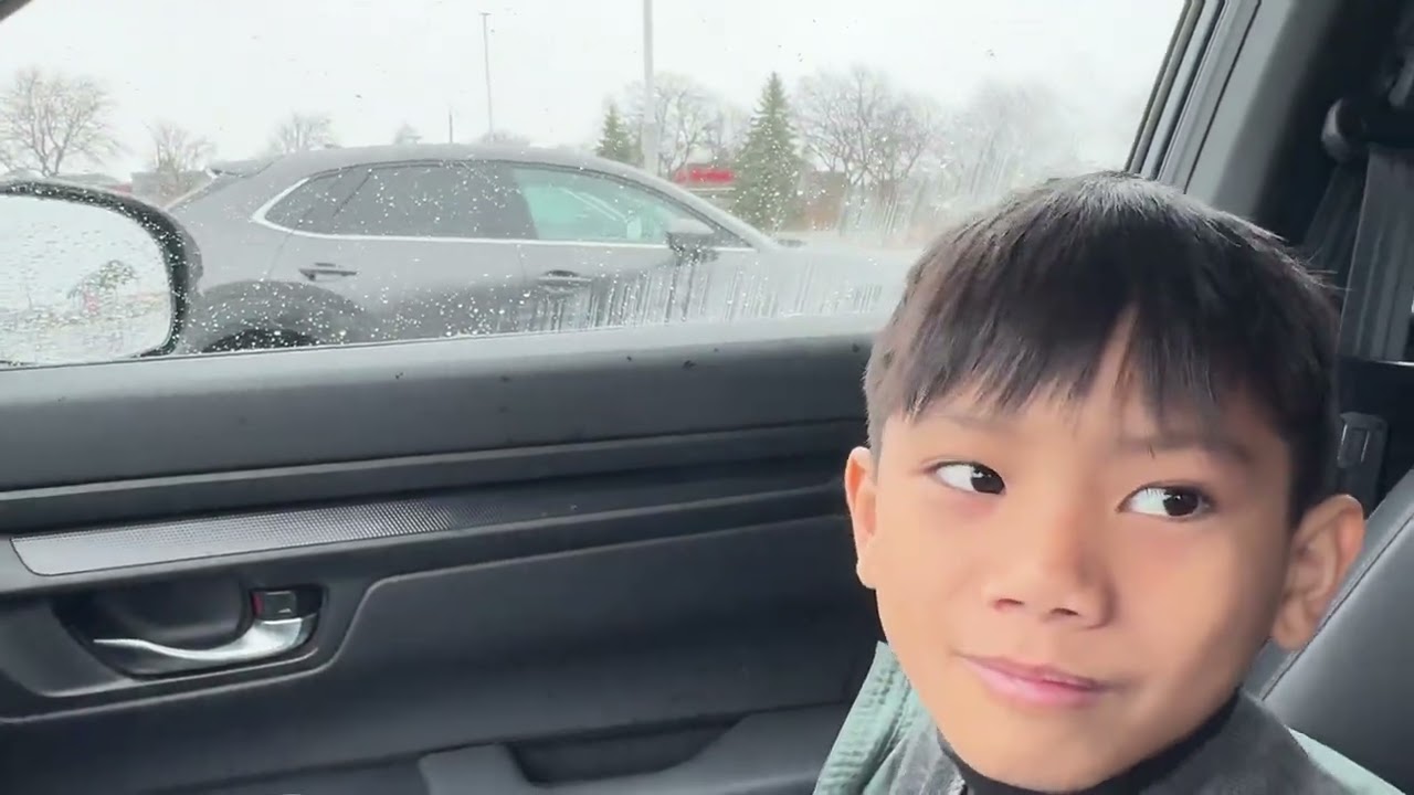 Snow is back. Sunday church and off to work.❄️🇨🇦