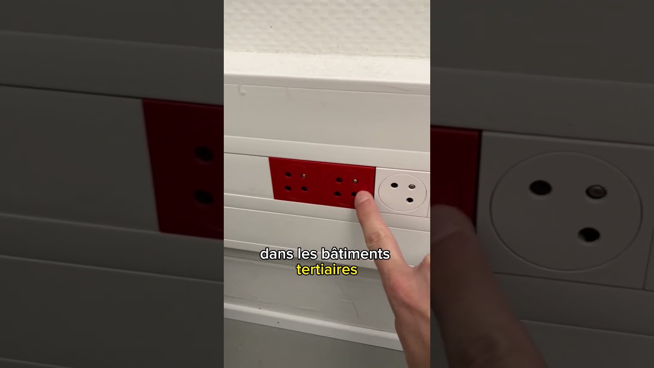 Prise de courant rouge (prise &eacute;lectrique &agrave; d&eacute;trompage)