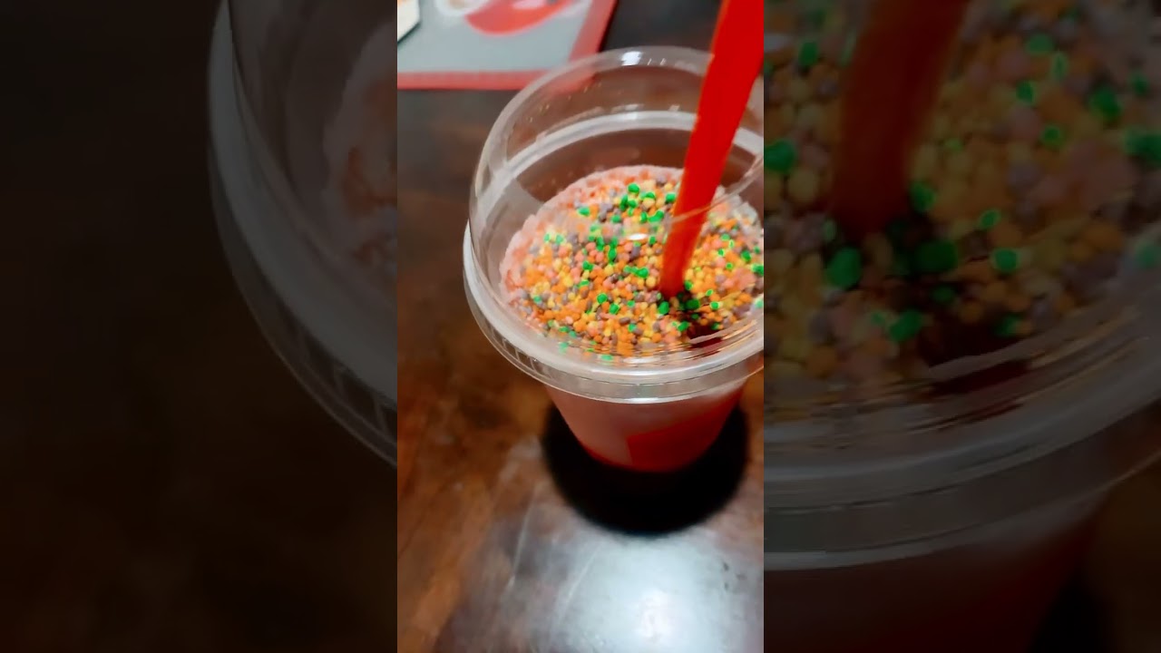 Burger King&rsquo;s cutee new Ruby, red frozen strawberry nerds drink! #frozendrinks #limitedtimeoffer