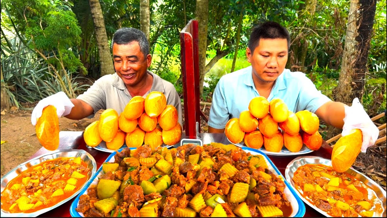 Trận Đấu Quá Thú Vị 24 Ổ Bánh Mì 2,4 Ký BÒ HẦM KHOAI TÂY Rừng Độc Lạ Rất Ngon | ATĐQ