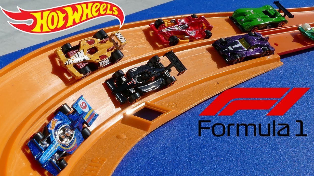 Hot Wheels Formula 1 Epic Curve Tournament race