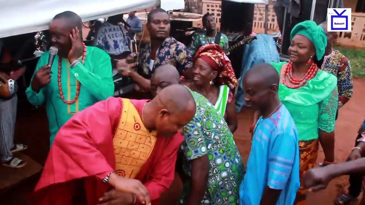 Aso sings At his Mothers Burial in Omumu
