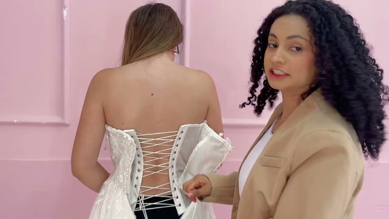 Como colocar um vestido de noiva com Corset 