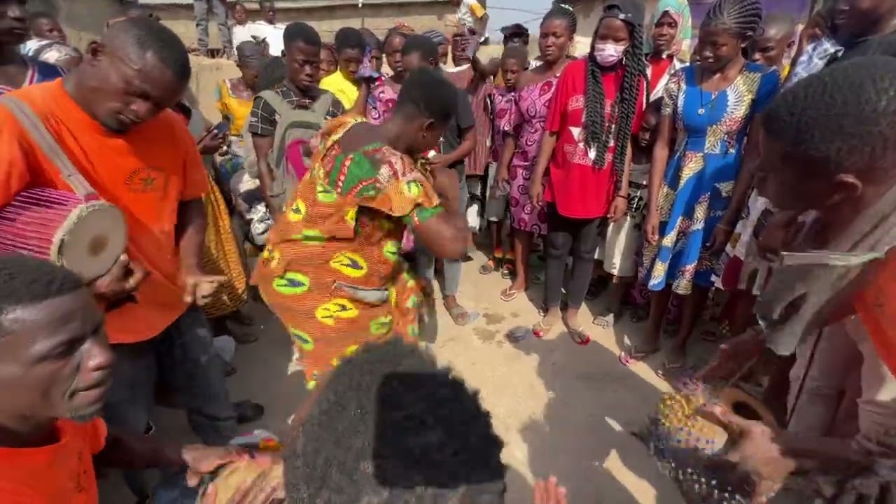 Watch this fantastic frafra dance when I visited Upper East region-Bolgatanga 🪘🪕🇬🇭