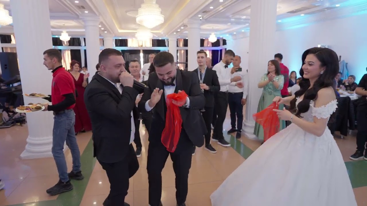 Shikoni sa bukur dasmoret presin krushqit ne dasem - Ferdi & Aleksander Mjeshtri - EV Production