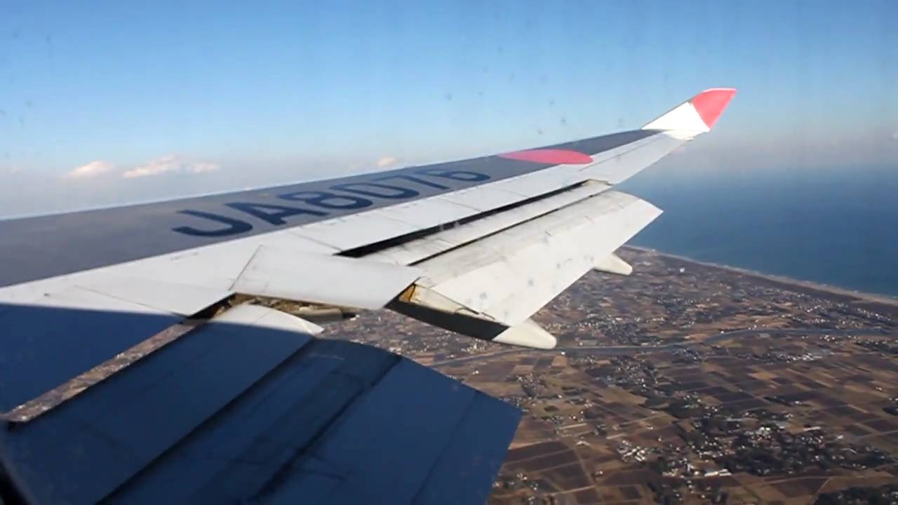 Boeing 747-400 (JA8076) approach into NRT.