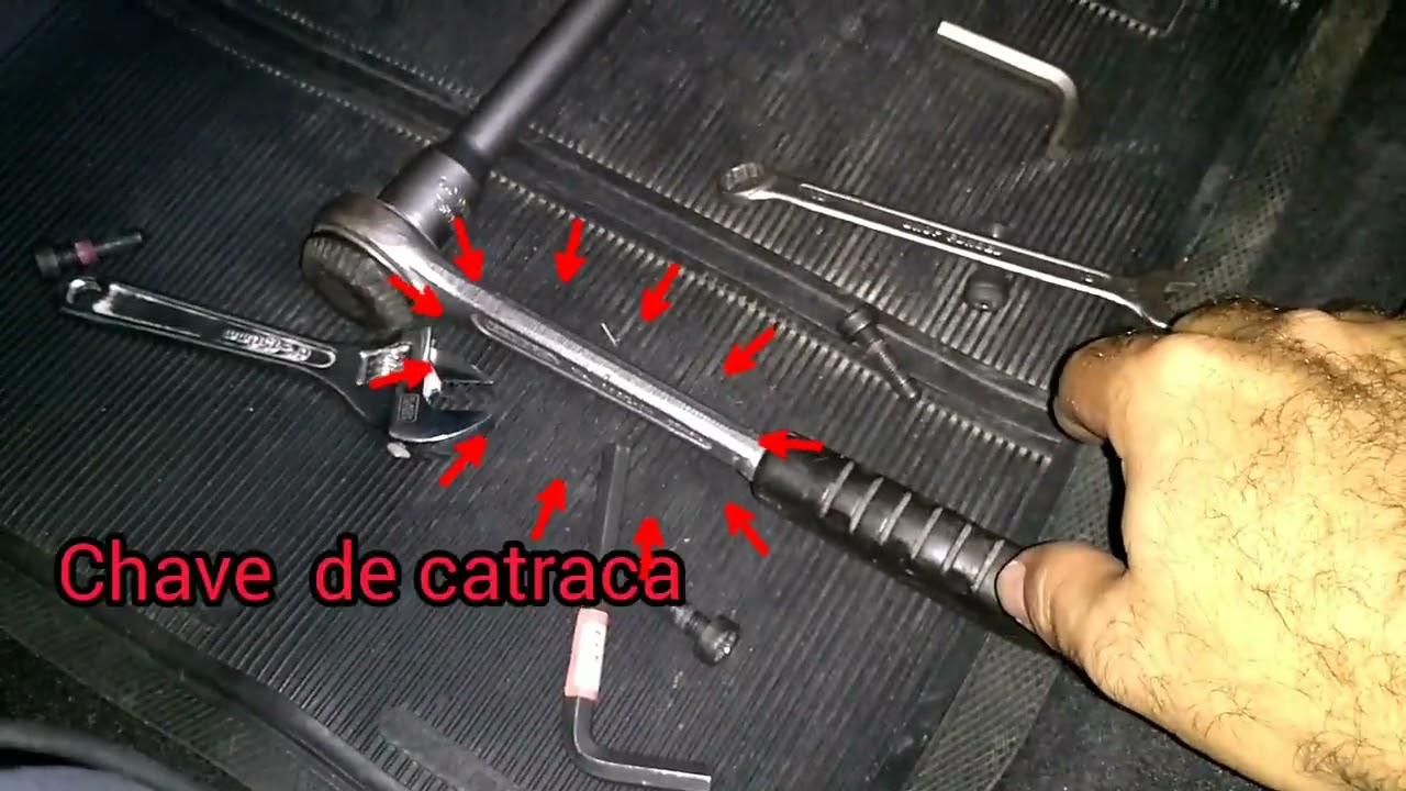 Tirando o bancos dianteiros do carro Fox 2014